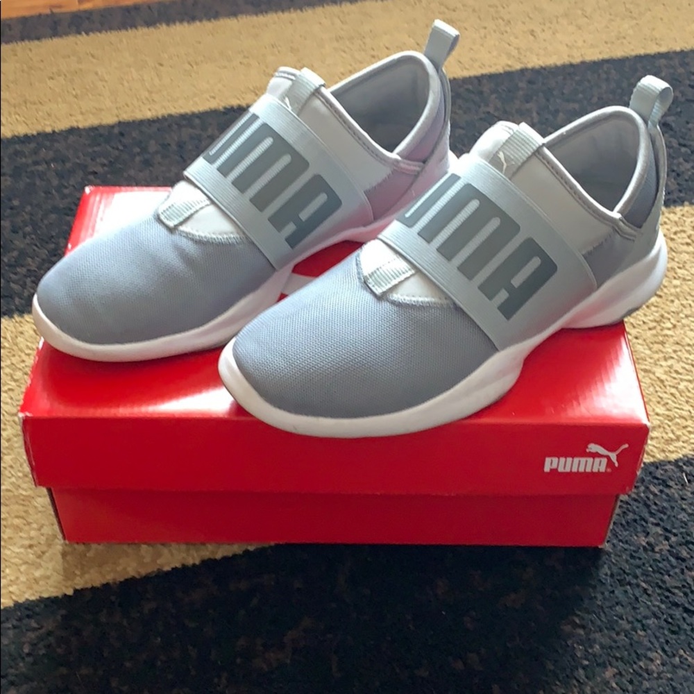 COPY - 🔥Women’s PUMA running shoes🔥